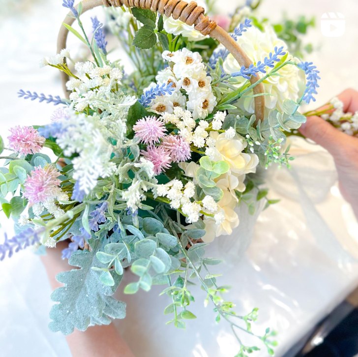 季節の花束と指輪のセット