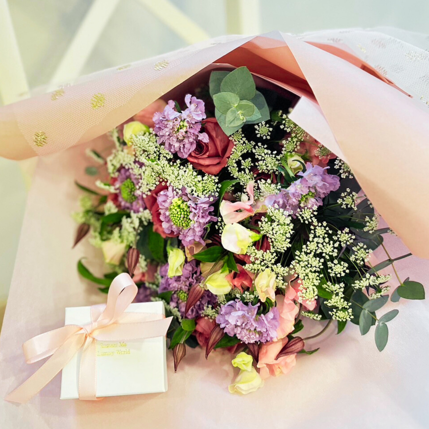 季節の花束と指輪のセット