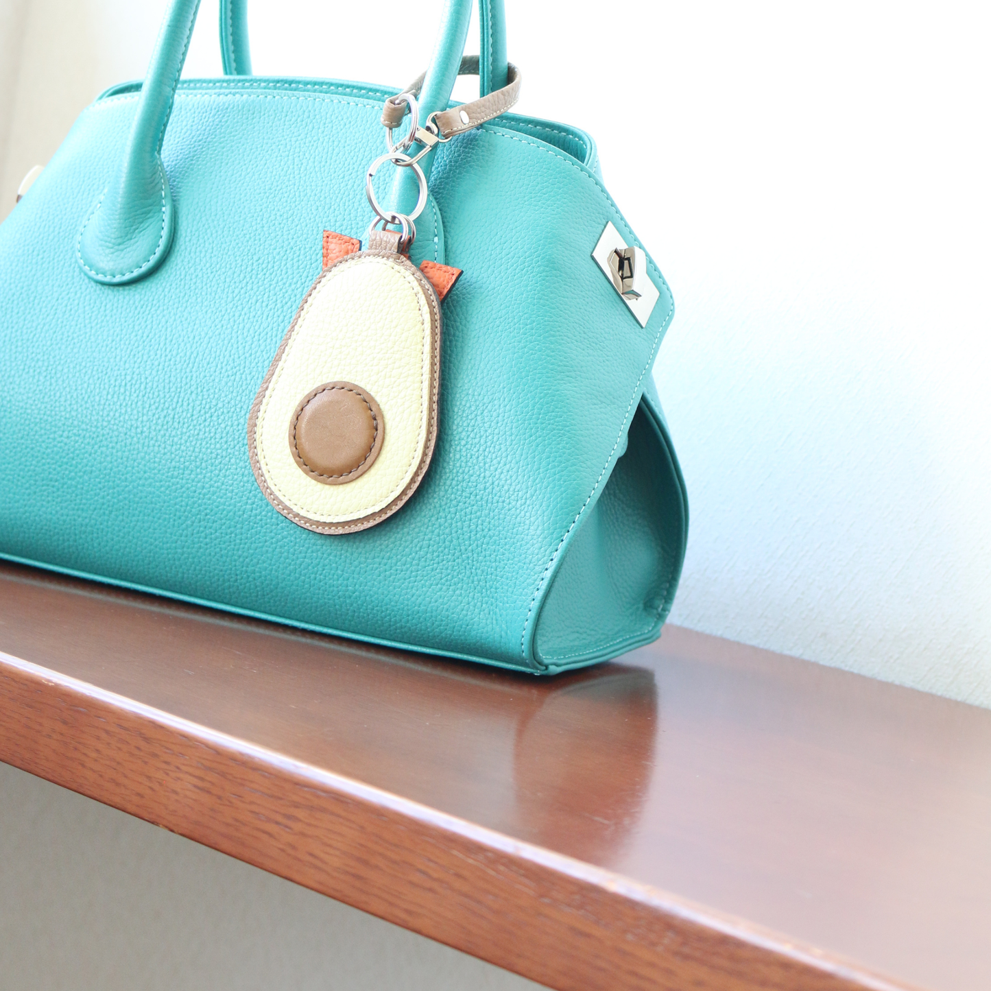 Avocado バックチャーム 「Wander the World」　